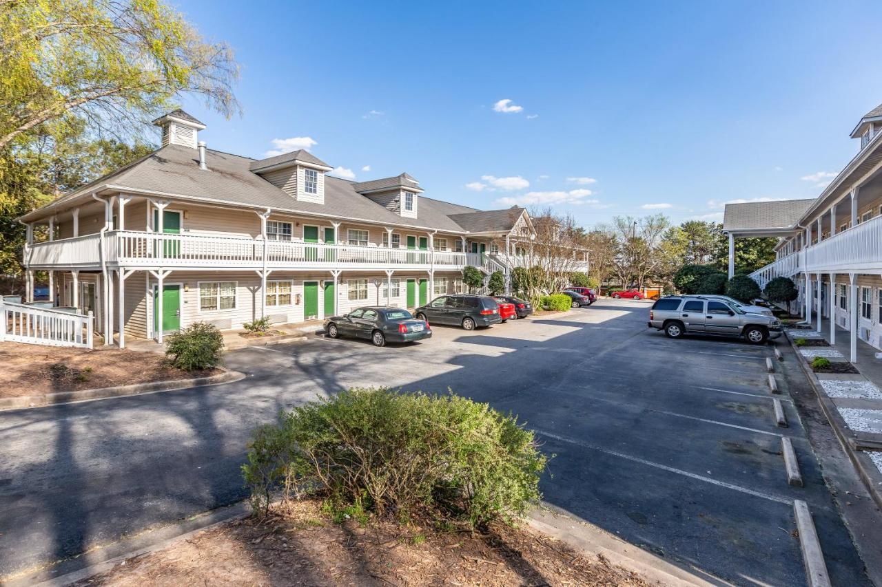 Hometowne Studios By Red Roof Atlanta Ne - Norcross South Buitenkant foto